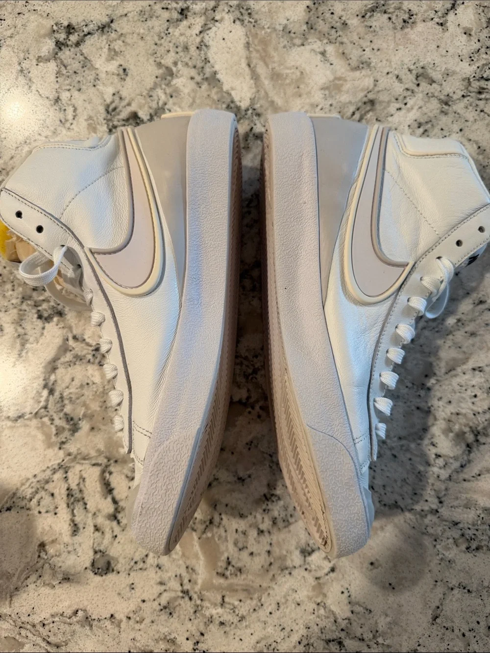 Nike clean mid